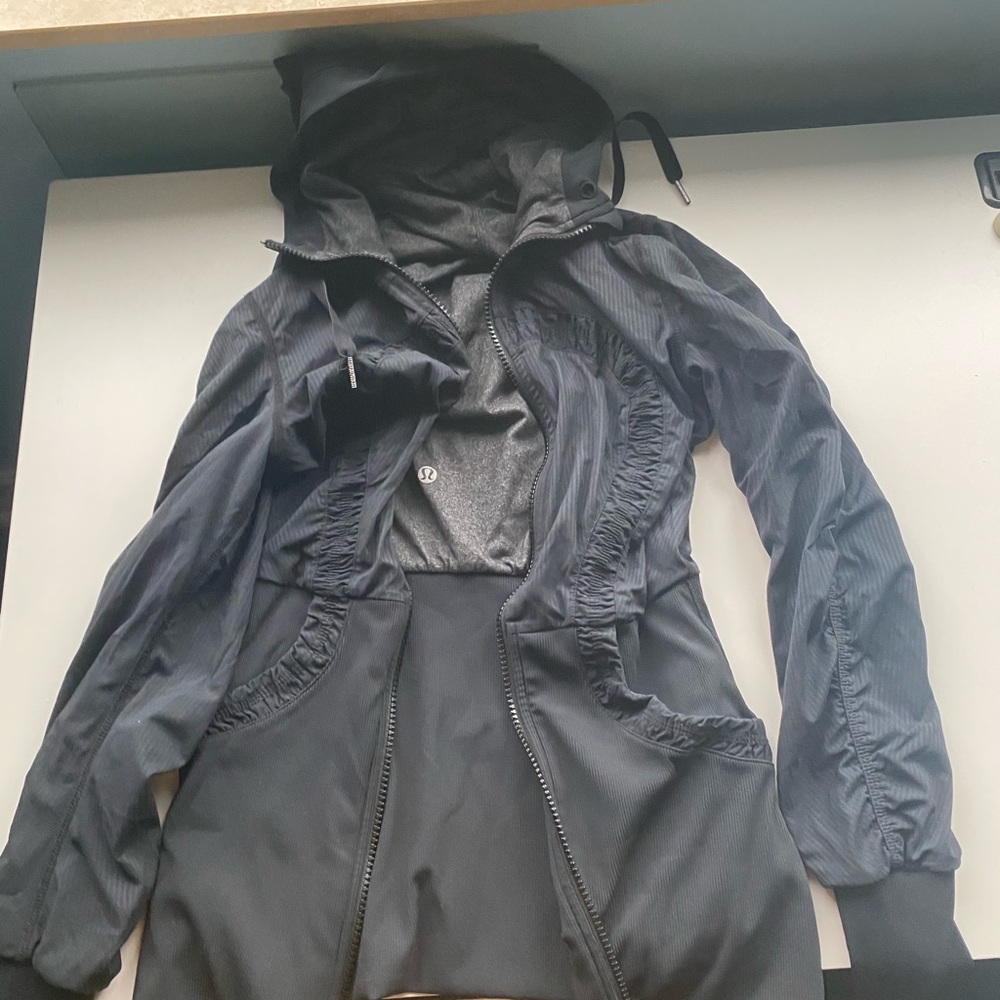 Lulu lemon windbreaker/raincoat